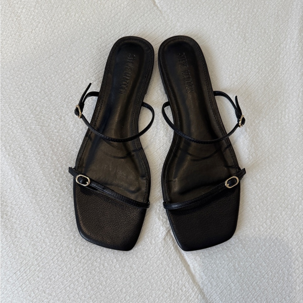 Steve Madden Black Strappy Flat Sandals - Picture 4 of 6
